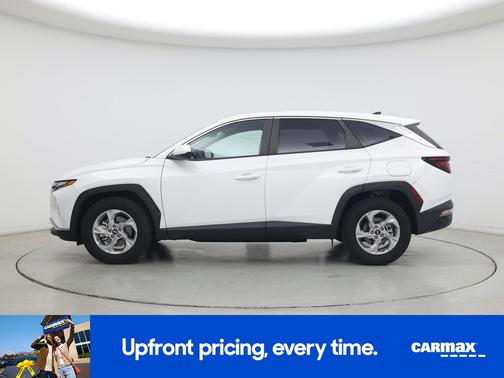 White 2024 Hyundai TUCSON SE