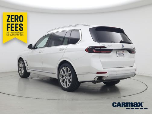 White 2024 BMW X7 xDrive40i