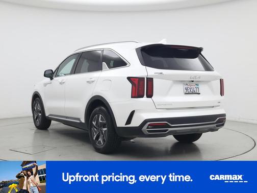 White 2023 Kia Sorento Hybrid EX
