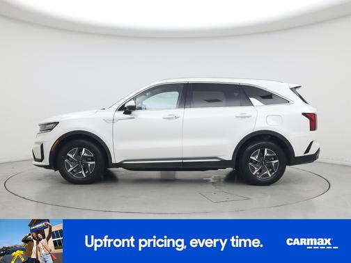 White 2023 Kia Sorento Hybrid EX