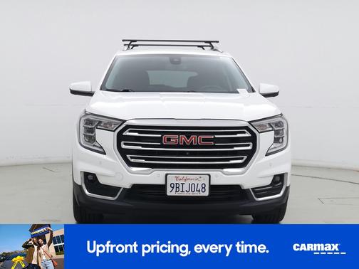 White 2022 GMC Terrain SLT