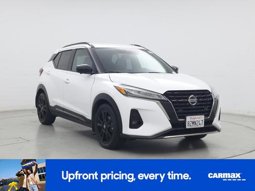 White 2021 Nissan Kicks SR