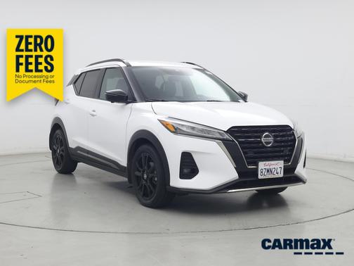 White 2021 Nissan Kicks SR