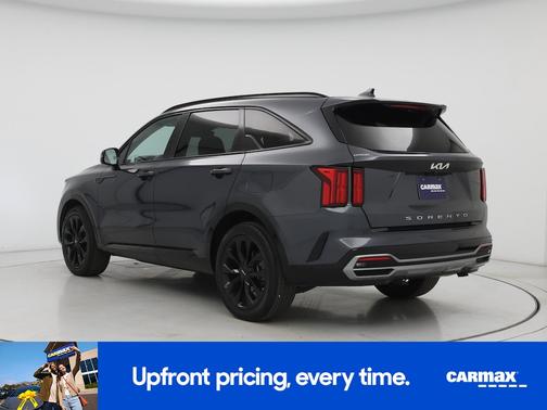 Gray 2022 Kia Sorento SX