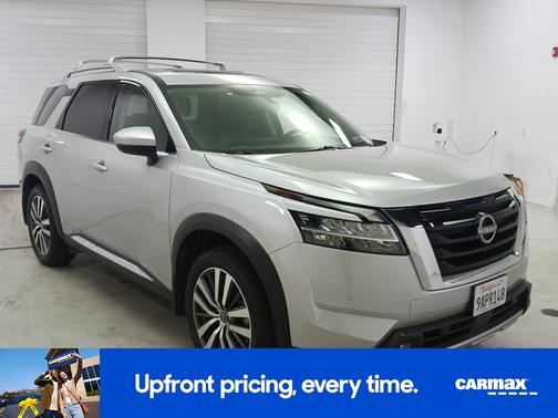 Gray 2022 Nissan Pathfinder Platinum