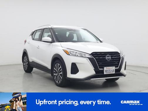 White 2022 Nissan Kicks S
