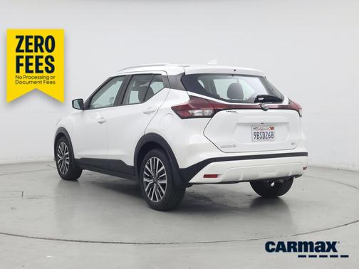White 2022 Nissan Kicks S