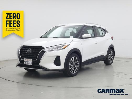 White 2022 Nissan Kicks S