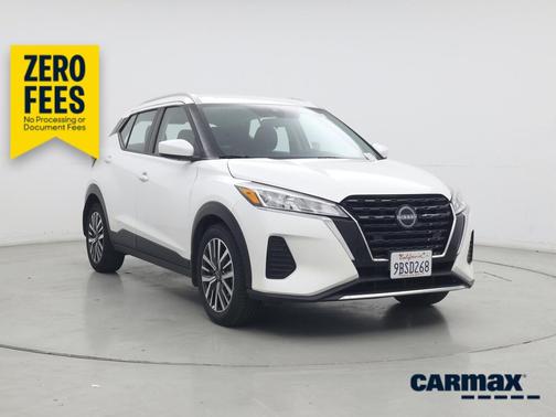 White 2022 Nissan Kicks S
