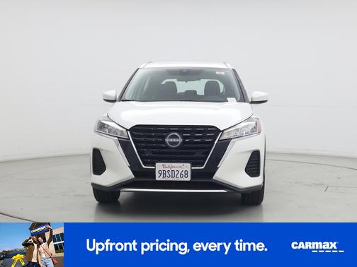 White 2022 Nissan Kicks S