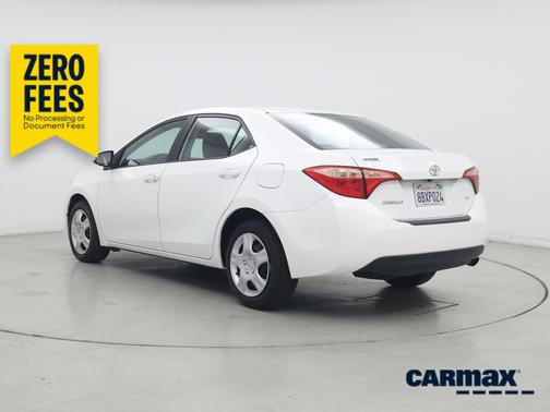 White 2018 Toyota Corolla LE