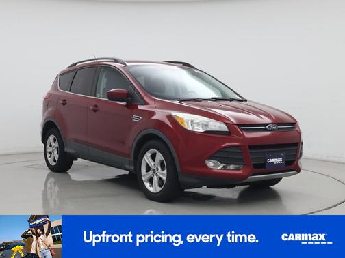 Red 2014 Ford Escape SE
