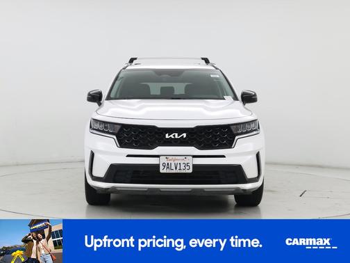 White 2022 Kia Sorento S