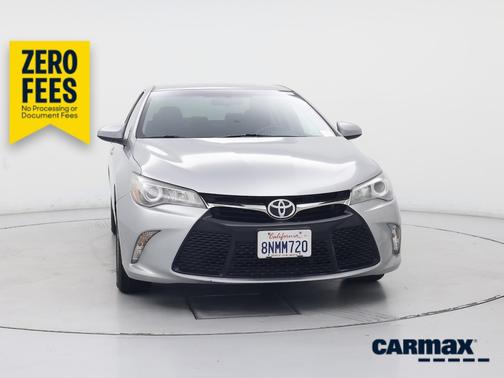 Silver 2016 Toyota Camry SE