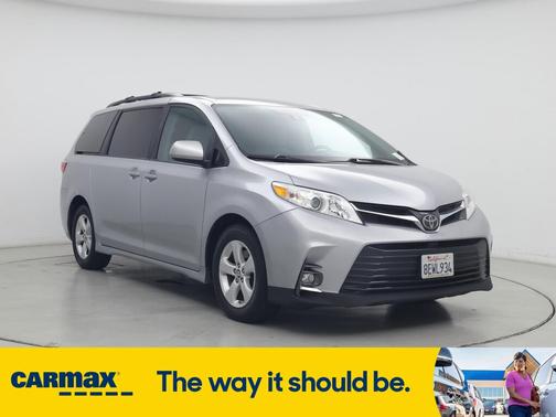 2018 Toyota Sienna LE
