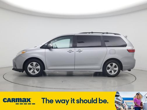 2018 Toyota Sienna LE