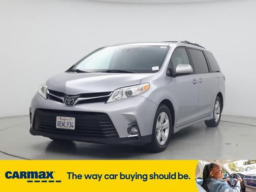 2018 Toyota Sienna LE