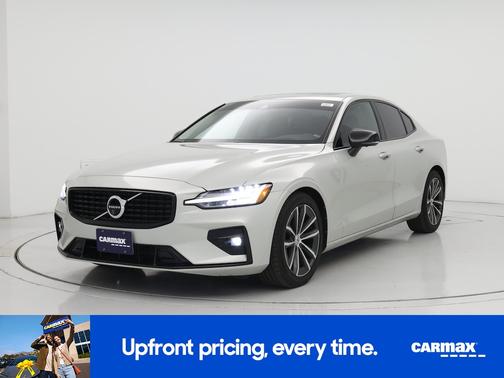 Gray 2022 Volvo S60 B5 Inscription