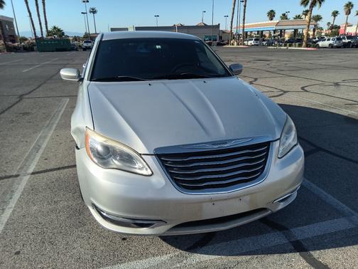 2012 Chrysler 200 LX