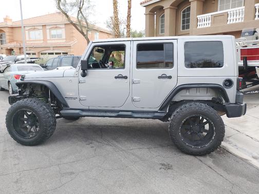 2013 Jeep Wrangler Unlimited Sahara