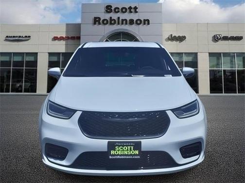 2023 Chrysler Pacifica Hybrid Touring L