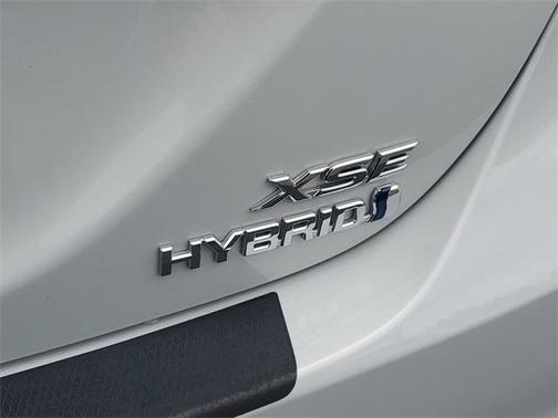 2022 Toyota Camry Hybrid XSE