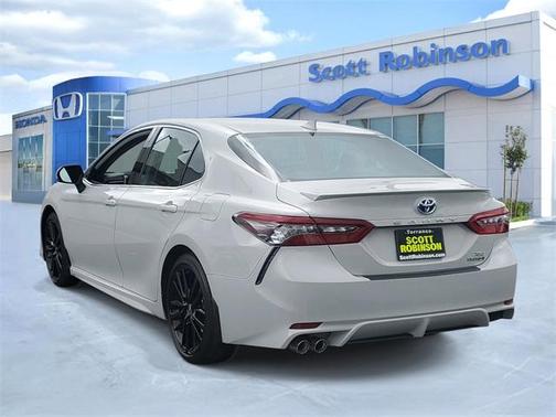 2022 Toyota Camry Hybrid XSE