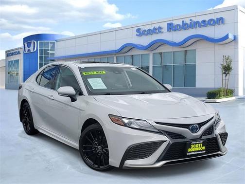 2022 Toyota Camry Hybrid XSE