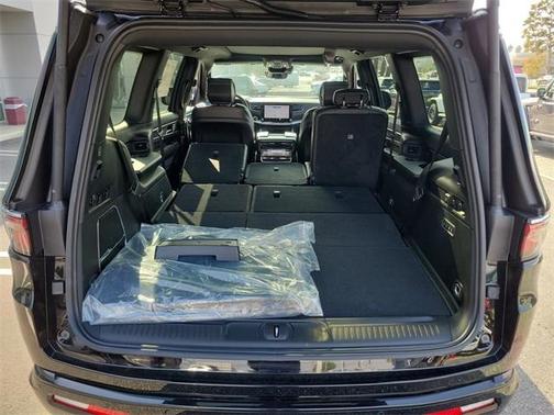 2025 Jeep Wagoneer Series II