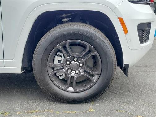2025 Jeep Grand Cherokee 4xe Base