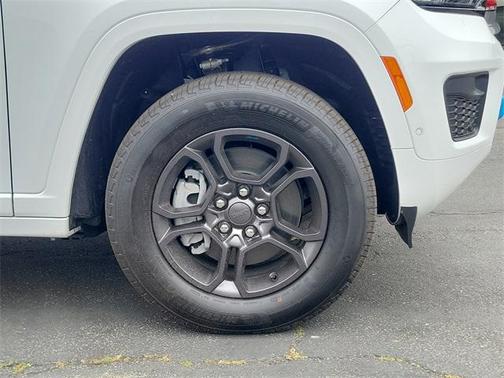 2025 Jeep Grand Cherokee 4xe Base