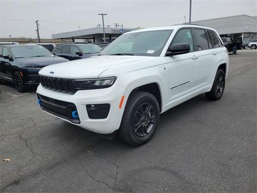 2025 Jeep Grand Cherokee 4xe Base