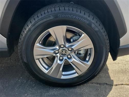 2022 Toyota RAV4 Hybrid LE