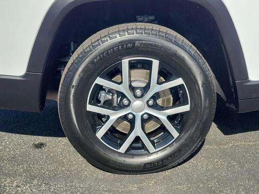Bright White Clearcoat 2023 Jeep Grand Cherokee L Limited
