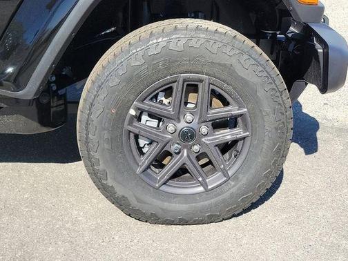 Black Clearcoat 2026 Jeep Gladiator Sport
