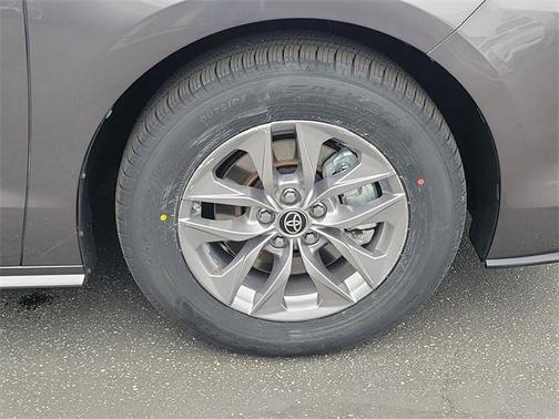 2022 Toyota Sienna XLE