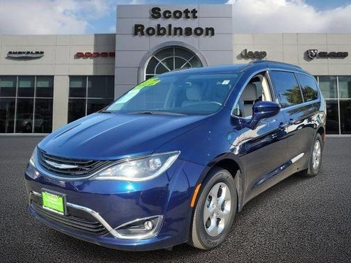 2017 Chrysler Pacifica Hybrid Premium