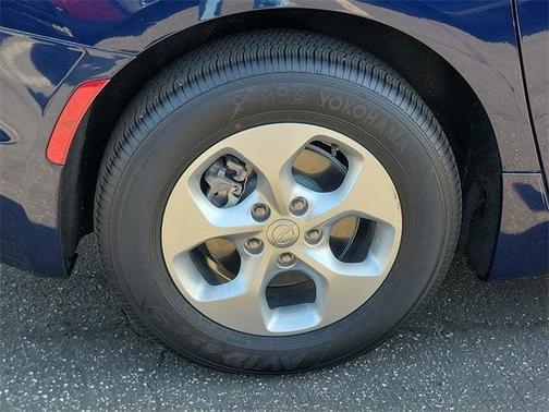 2017 Chrysler Pacifica Hybrid Premium