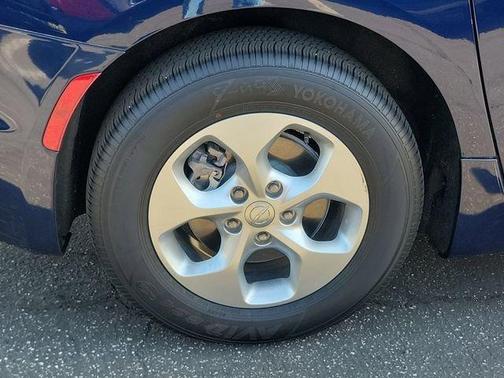 2017 Chrysler Pacifica Hybrid Premium