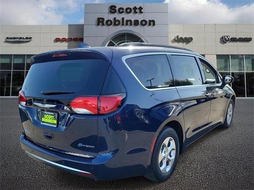 2017 Chrysler Pacifica Hybrid Premium