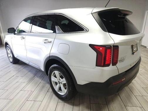 2021 Kia Sorento LX
