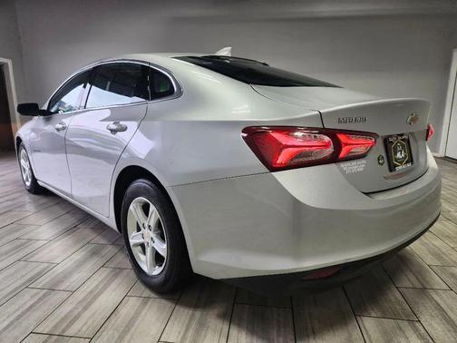 2022 Chevrolet Malibu FWD LT