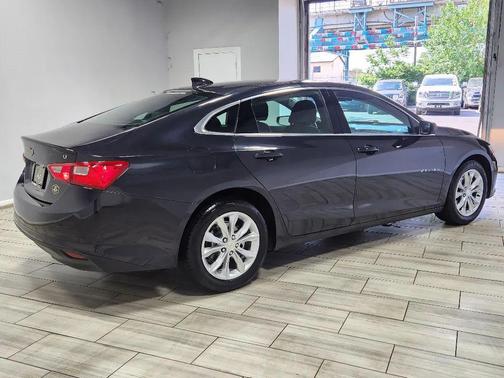 Dark Ash Metallic 2023 Chevrolet Malibu FWD 1LT