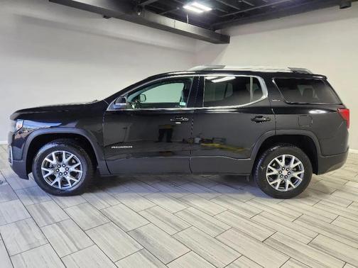 2023 GMC Acadia AWD SLT