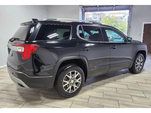 2023 GMC Acadia AWD SLT