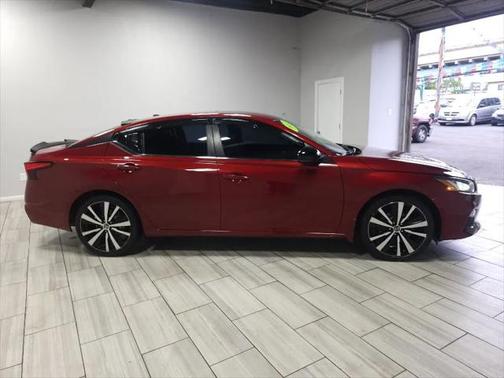 2021 Nissan Altima SR FWD
