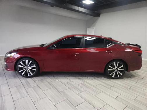 2021 Nissan Altima SR FWD