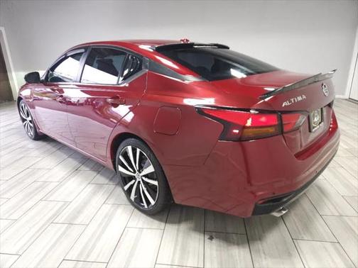 2021 Nissan Altima SR FWD
