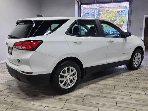2022 Chevrolet Equinox LS
