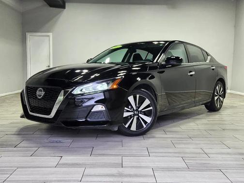 2022 Nissan Altima 2.5 SV
